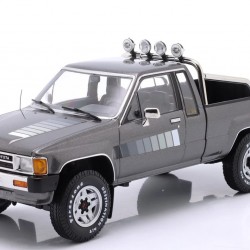 KK Scale 1/18 1985 Toyota Truck Xtra Cab 4x4 (Hilux), grey metallic