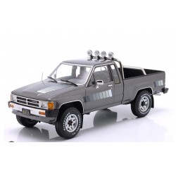 KK Scale 1/18 1985 Toyota Truck Xtra Cab 4x4 (Hilux), grey metallic