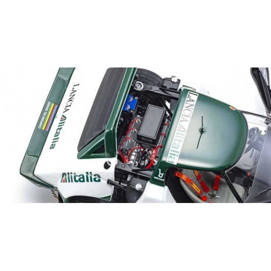 Kyosho Die-Cast 1/18 Lancia Stratos HF B.Waldegaard Winner San Remo 1975 Nr.11