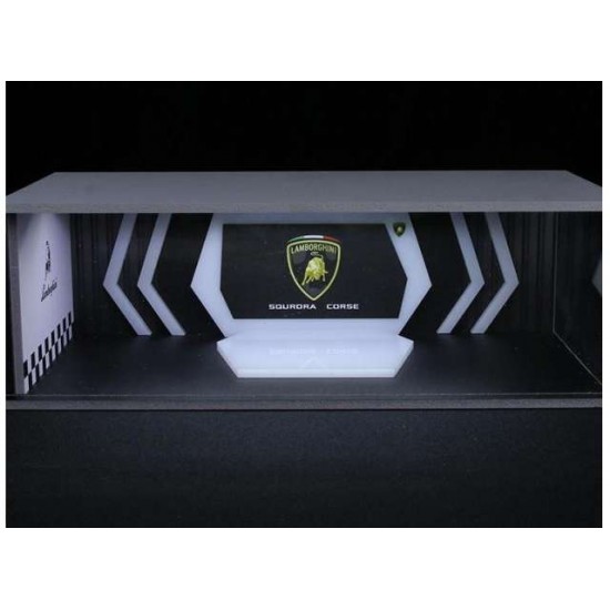 47 - Diorama 1/64 "Lamborghini show room with light"
