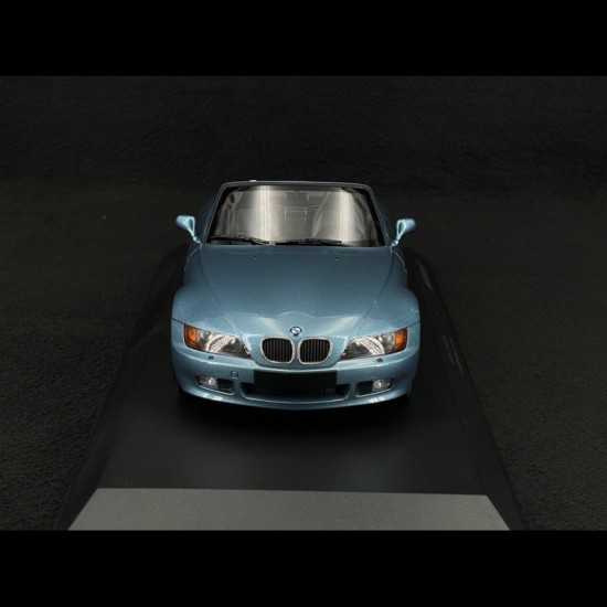 Minichamps 1/18 BMW Z3 Roadster 1997 Light Blue Metallic