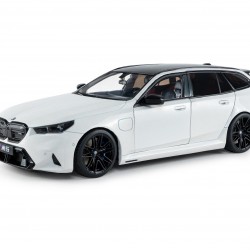 Solido 1/18 BMW Touring - Alpine White Solid - 2025