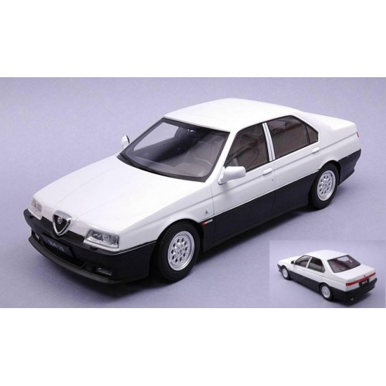 Triple9 1/18 Alfa Romeo 164 Q4 1994 White/Black Interior 