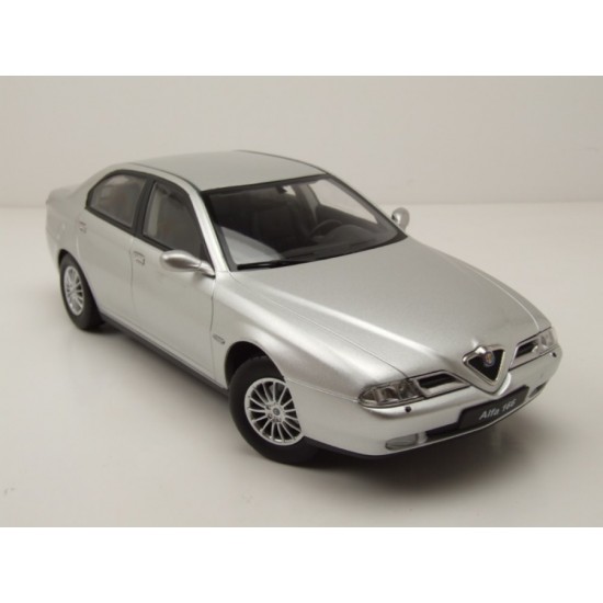 Triple9 1/18 Alfa Romeo 166 Silver metallic 1999